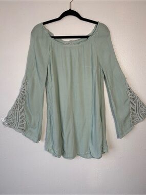 Blu Pepper Vintage Sage Green Crochet Bell Sleeve Top Blouse Boho Chic Women’s L